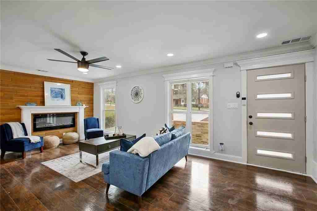 3499 Fairlane Dr Nw - Photo 3 of 29