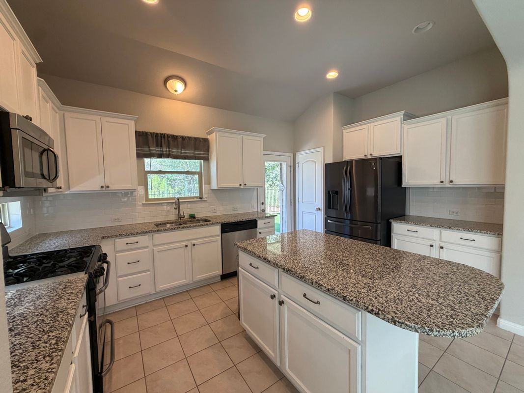 11106 Bruneau Trl - Photo 7 of 28