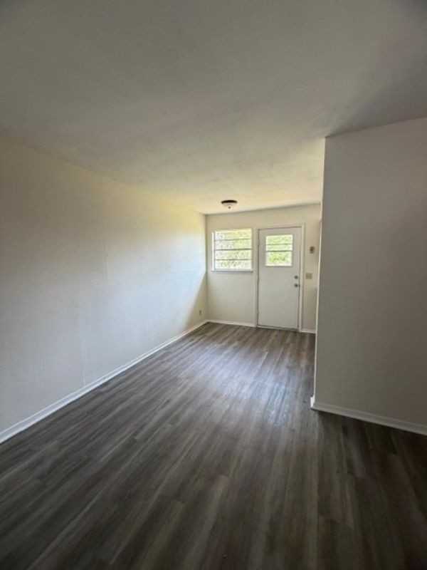 305 E Eggleston St - Photo 2 of 20