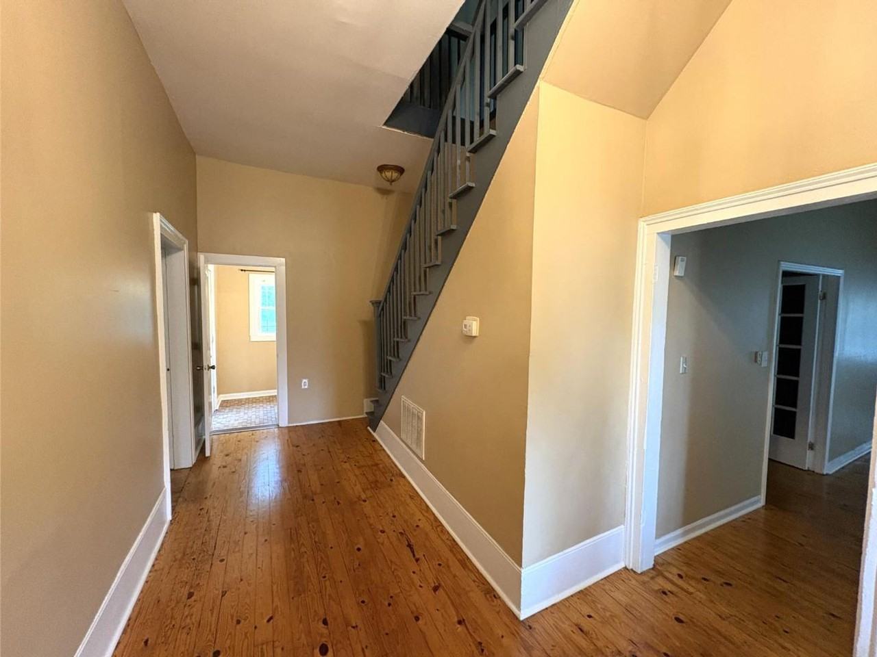 599 Gordon St - Photo 7 of 27