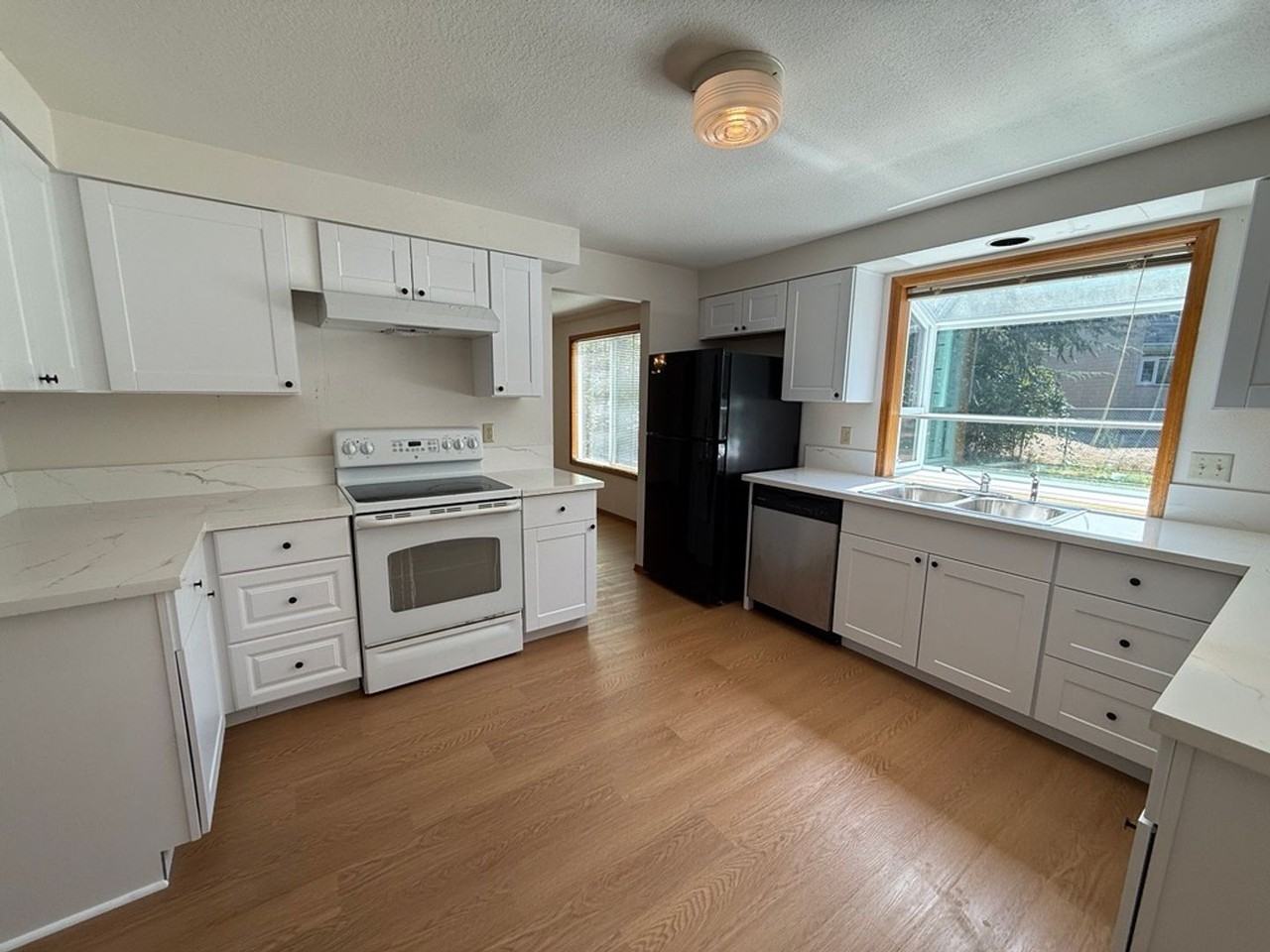 17040 Sw Cambridge Dr - Photo 4 of 14