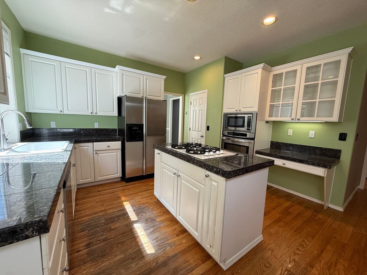 12540 Nw Brimpton Ct - Photo 6 of 25