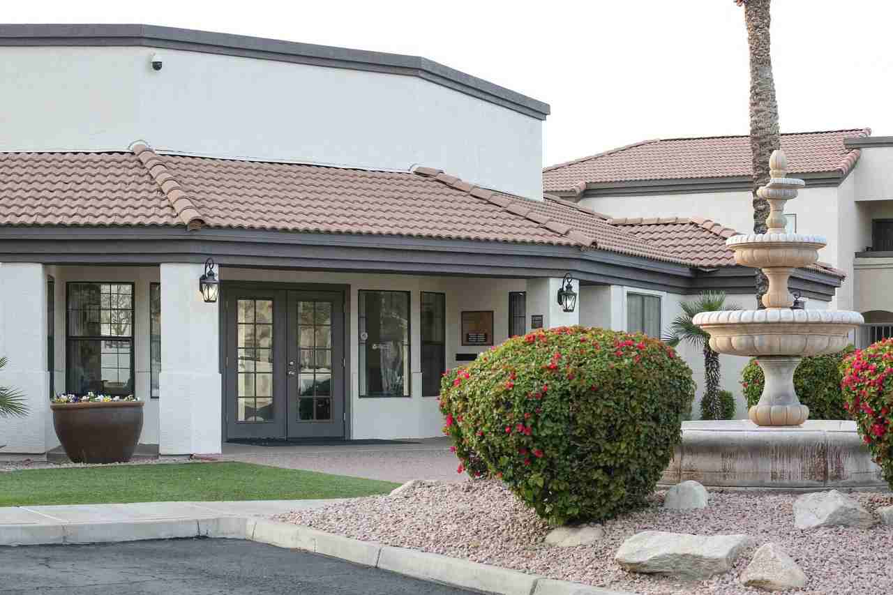San Martin Apartments - Photo 4 of 16