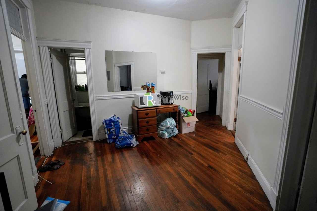 1350 Commonwealth Ave #4 - Photo 3 of 16
