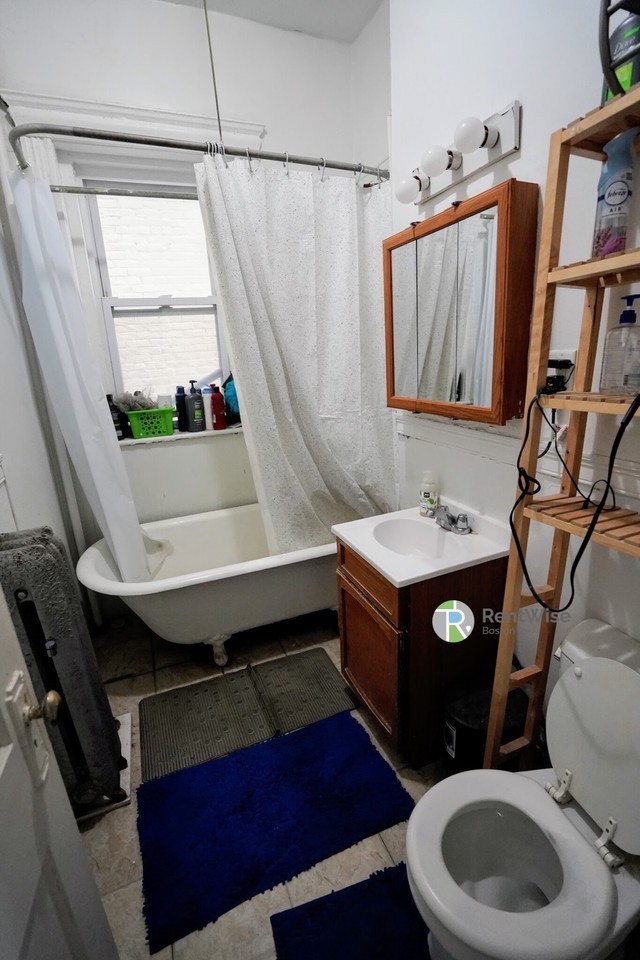 1350 Commonwealth Ave #4 - Photo 6 of 16