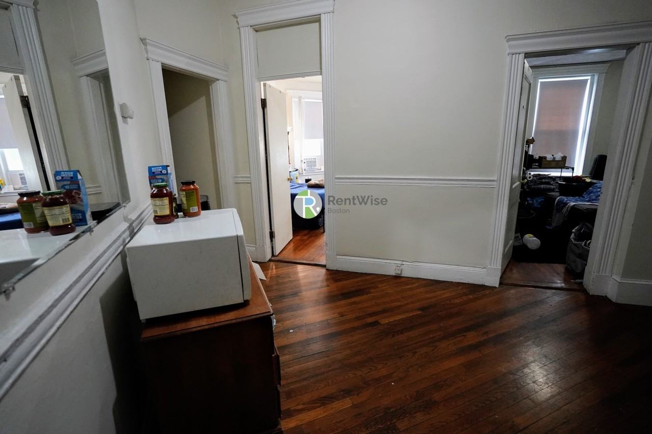 1350 Commonwealth Ave #4 - Photo 7 of 16