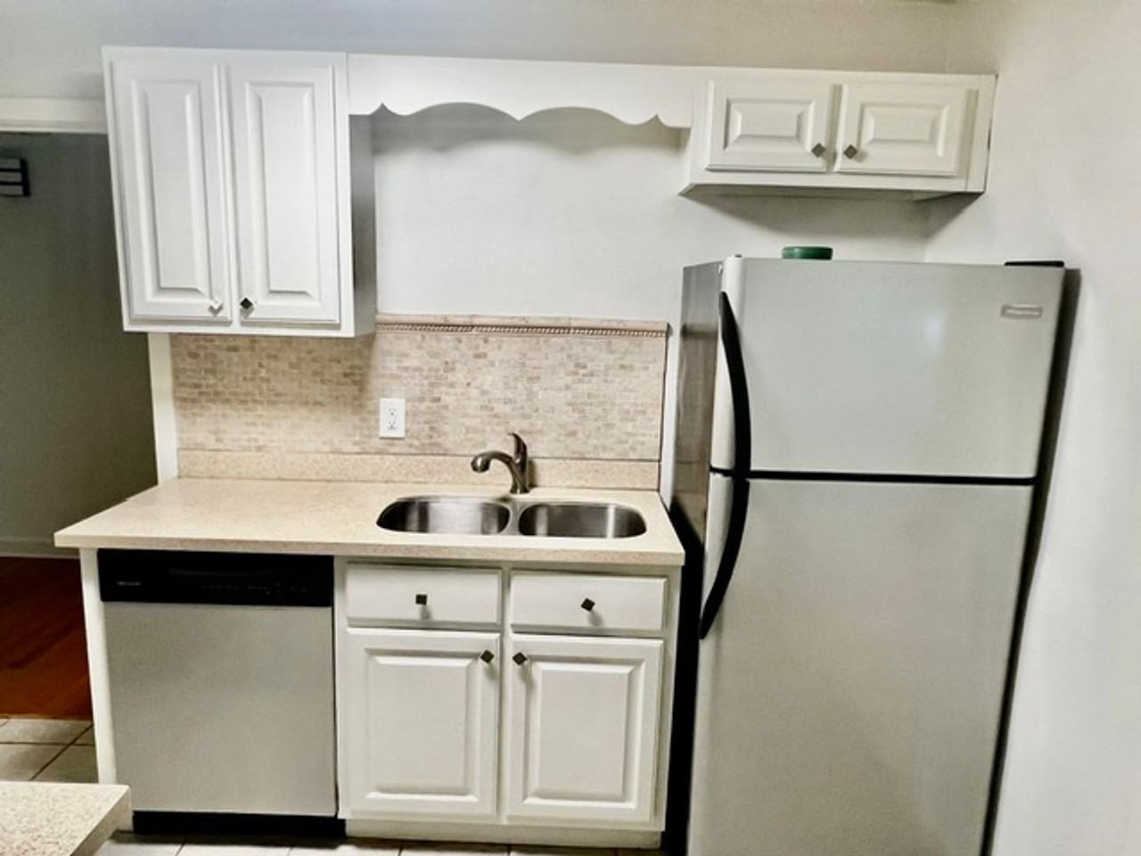 107 Esplanade Ave - Photo 6 of 18