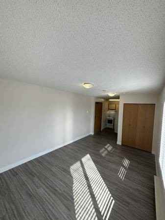 1504 56 Street #424 - Photo 4 of 10
