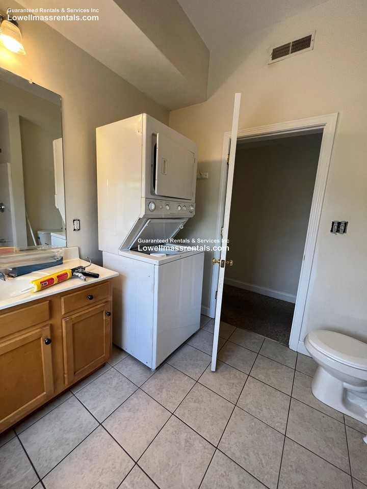 89 Aiken St #2 - Photo 4 of 13