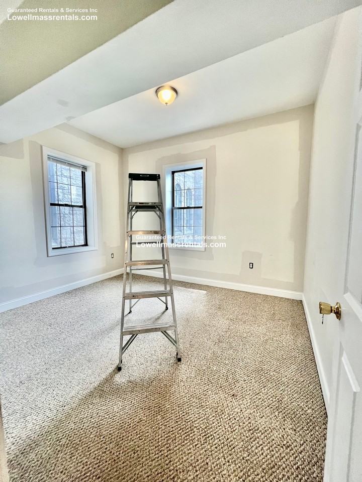 89 Aiken St #2 - Photo 7 of 13