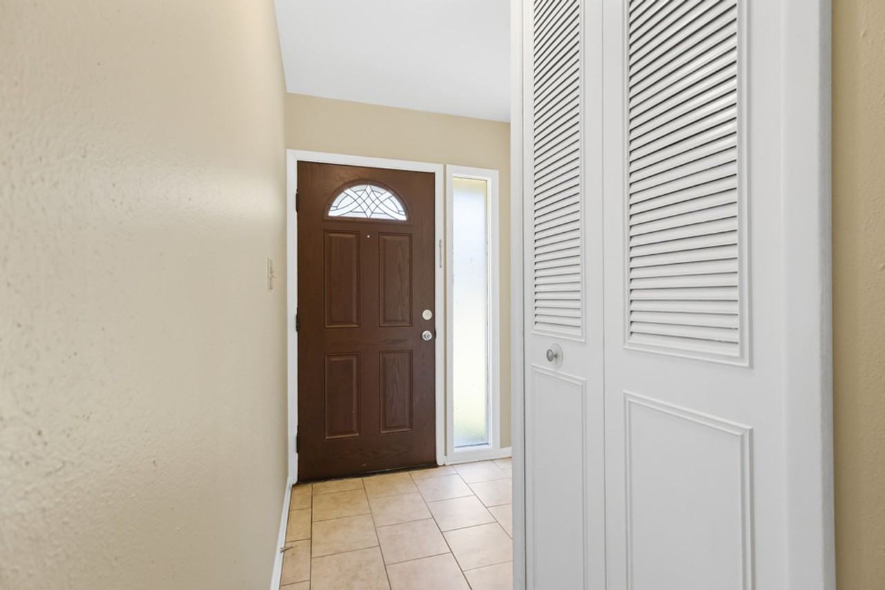 4318 Sun Gate St - Photo 4 of 24