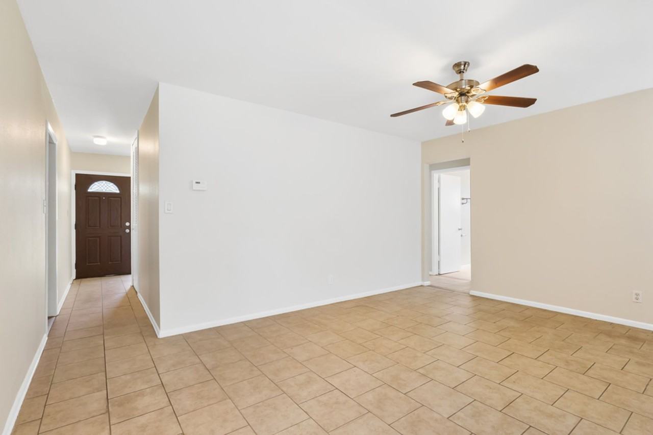 4318 Sun Gate St - Photo 5 of 24
