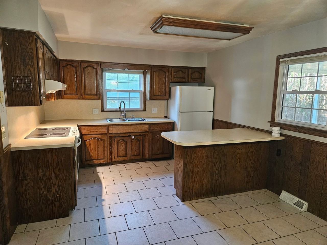 3463 N Fremont Ave - Photo 3 of 13