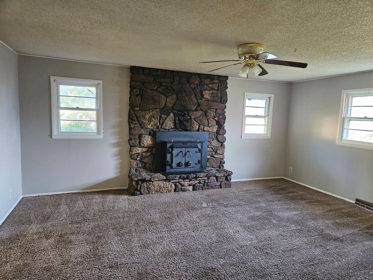3463 N Fremont Ave - Photo 6 of 13