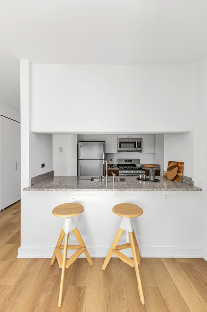 Linc LIC - Photo 6 of 41