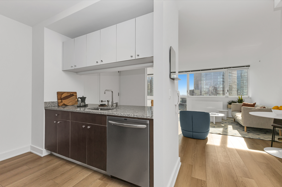 Linc LIC - Photo 7 of 23