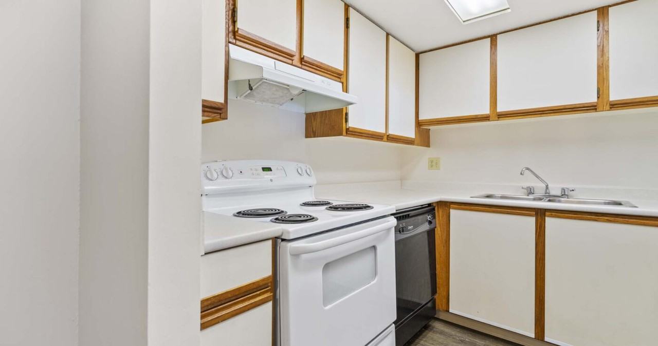 1680 56 Street #104 - Photo 4 of 7