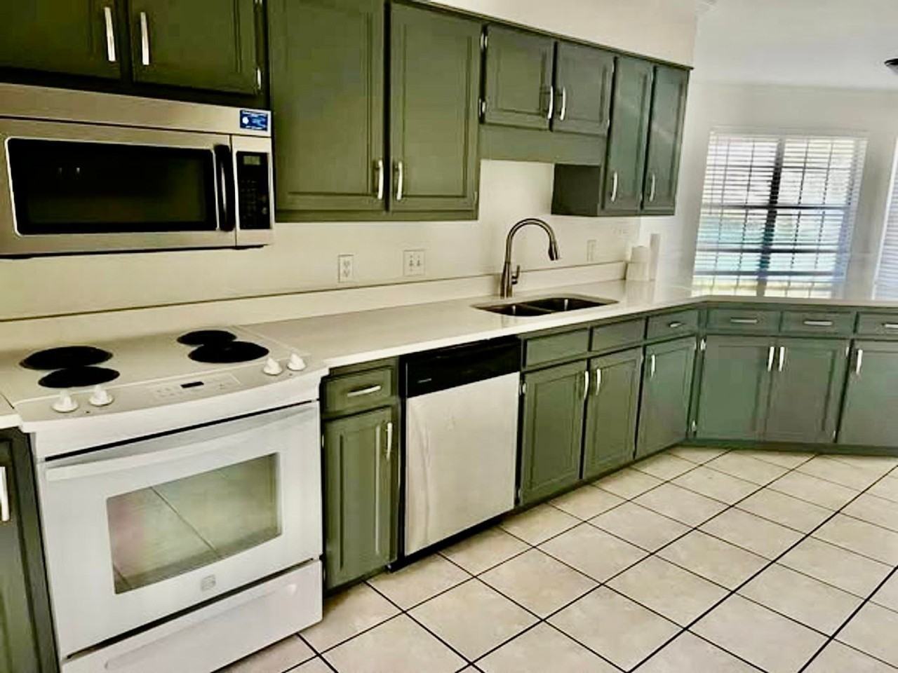 1124 Sewannee Ct - Photo 6 of 19