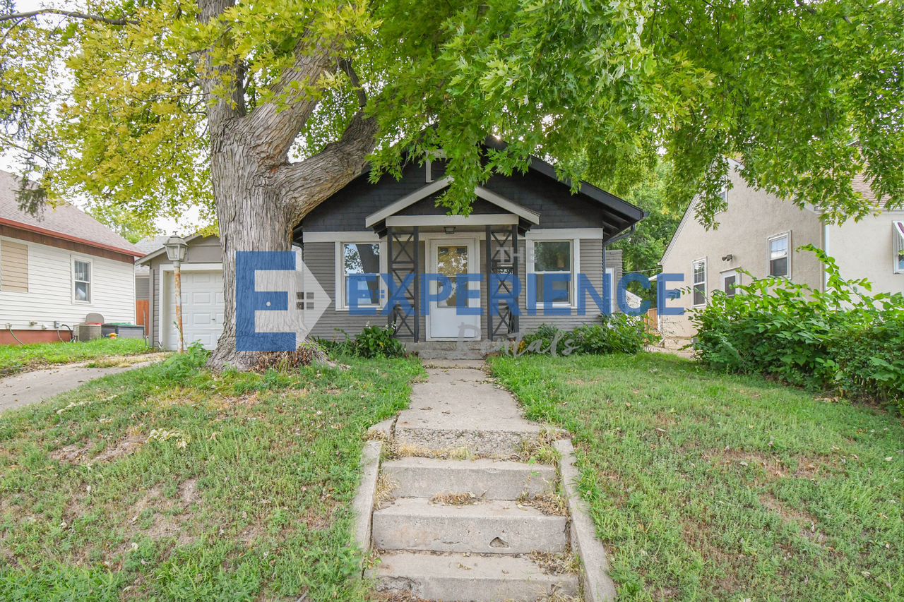 334 N Covell Ave - Photo 2 of 23