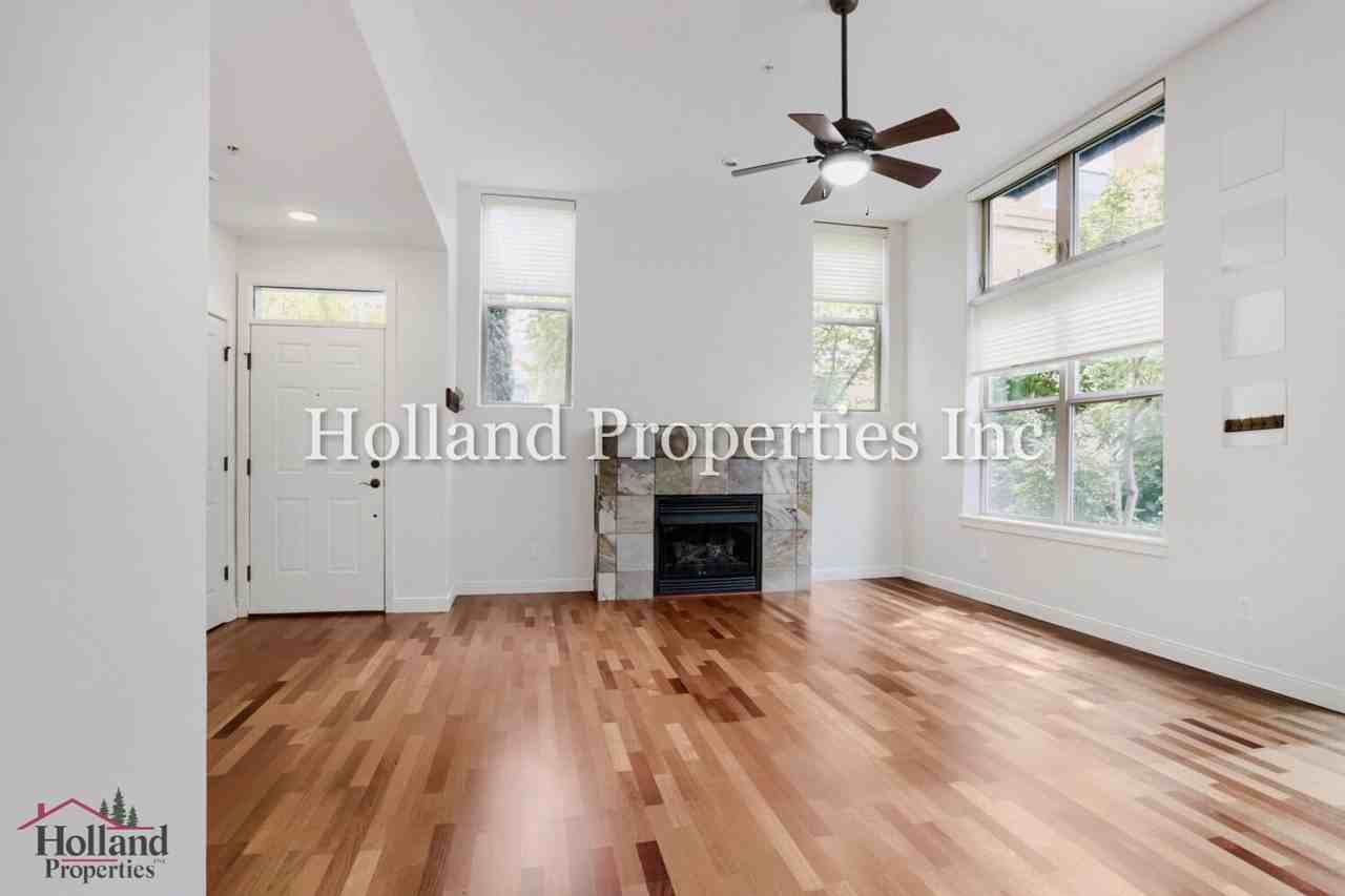 6267 Ne Carillion Dr #104 - Photo 5 of 23