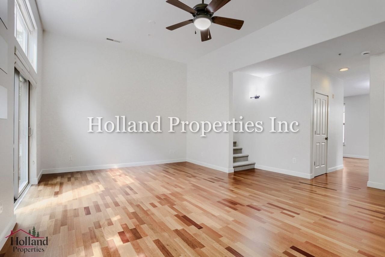 6267 Ne Carillion Dr #104 - Photo 7 of 23