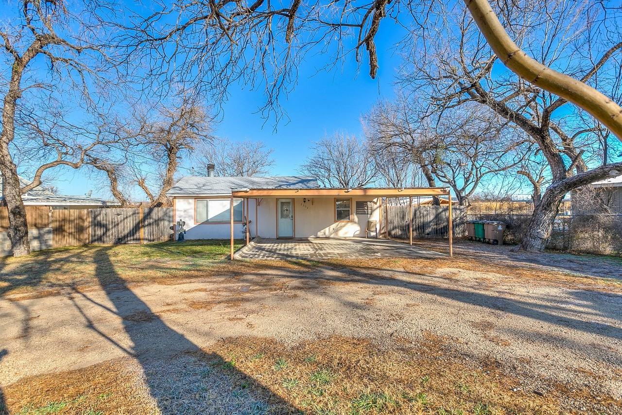 2322 Fishermans Rd - Photo 2 of 36