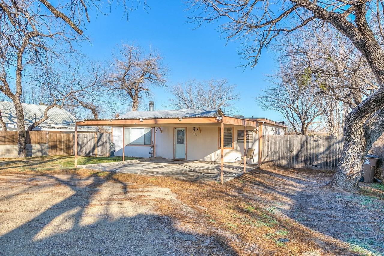 2322 Fishermans Rd - Photo 5 of 36