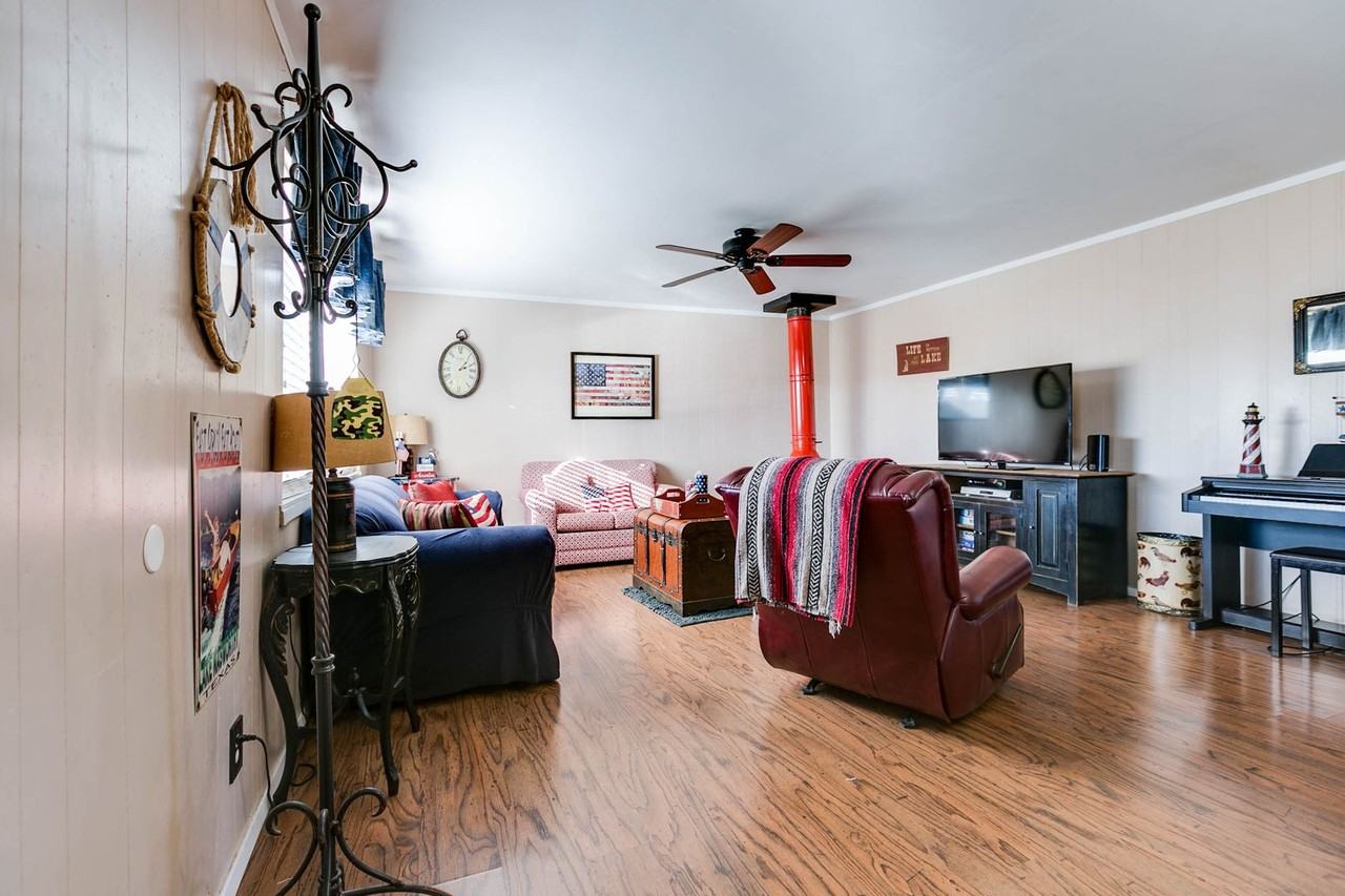 2322 Fishermans Rd - Photo 7 of 36
