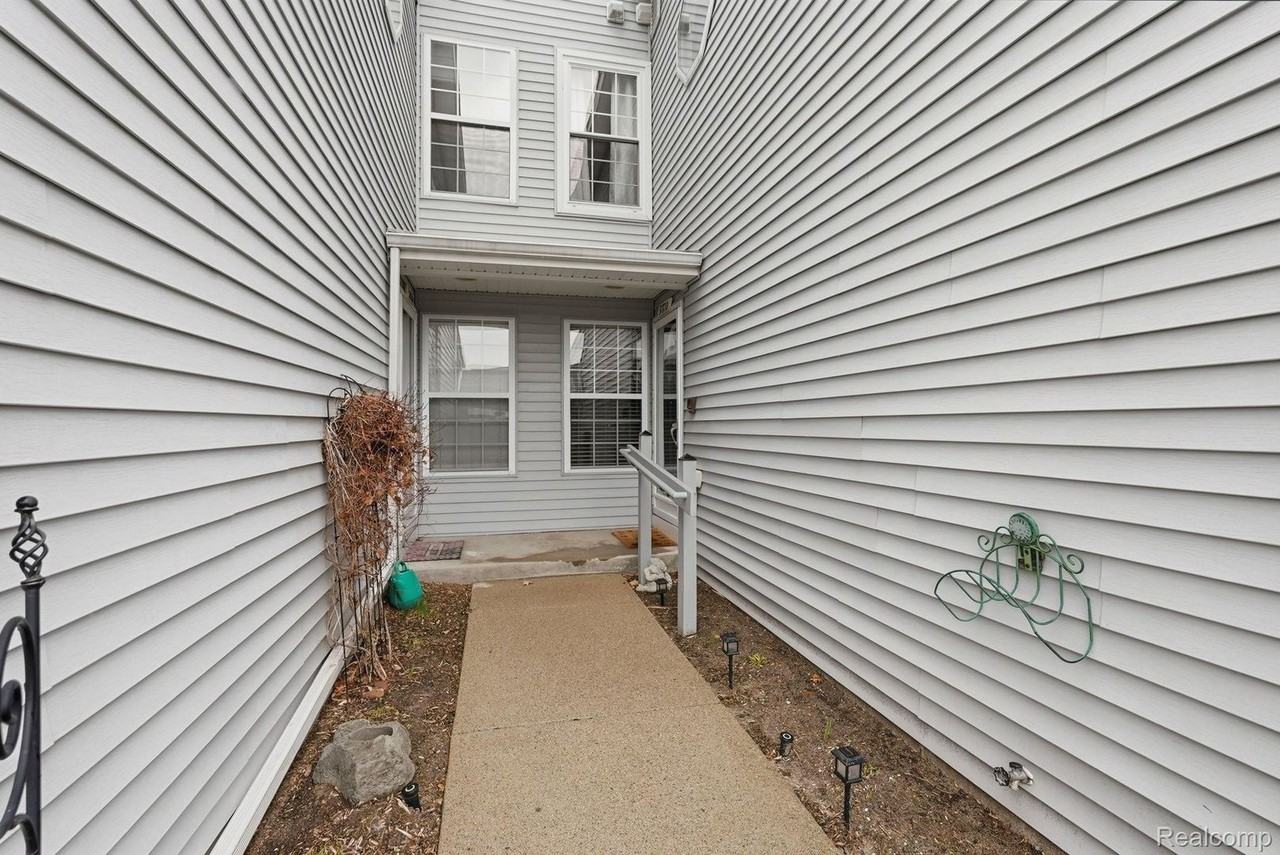37810 Jefferson Ave - Photo 2 of 16