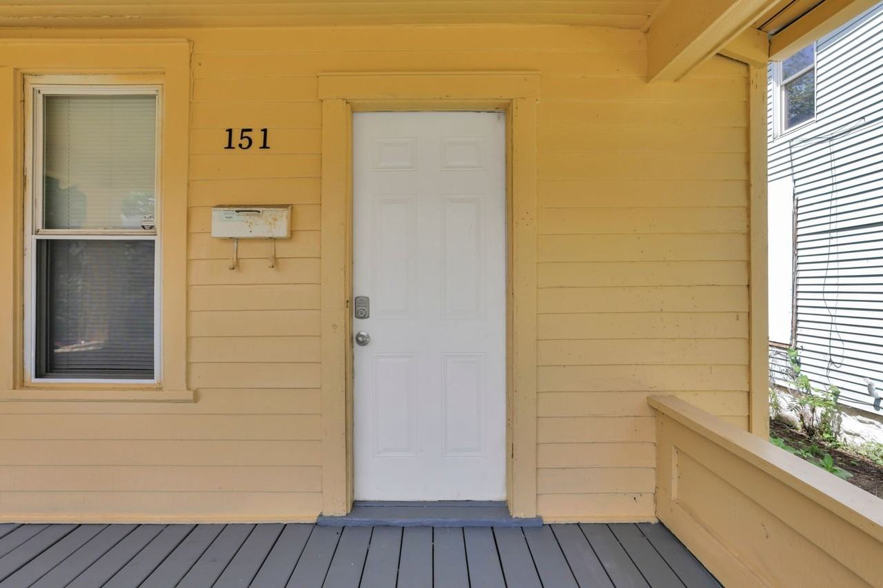 151 S Eureka Ave - Photo 4 of 29