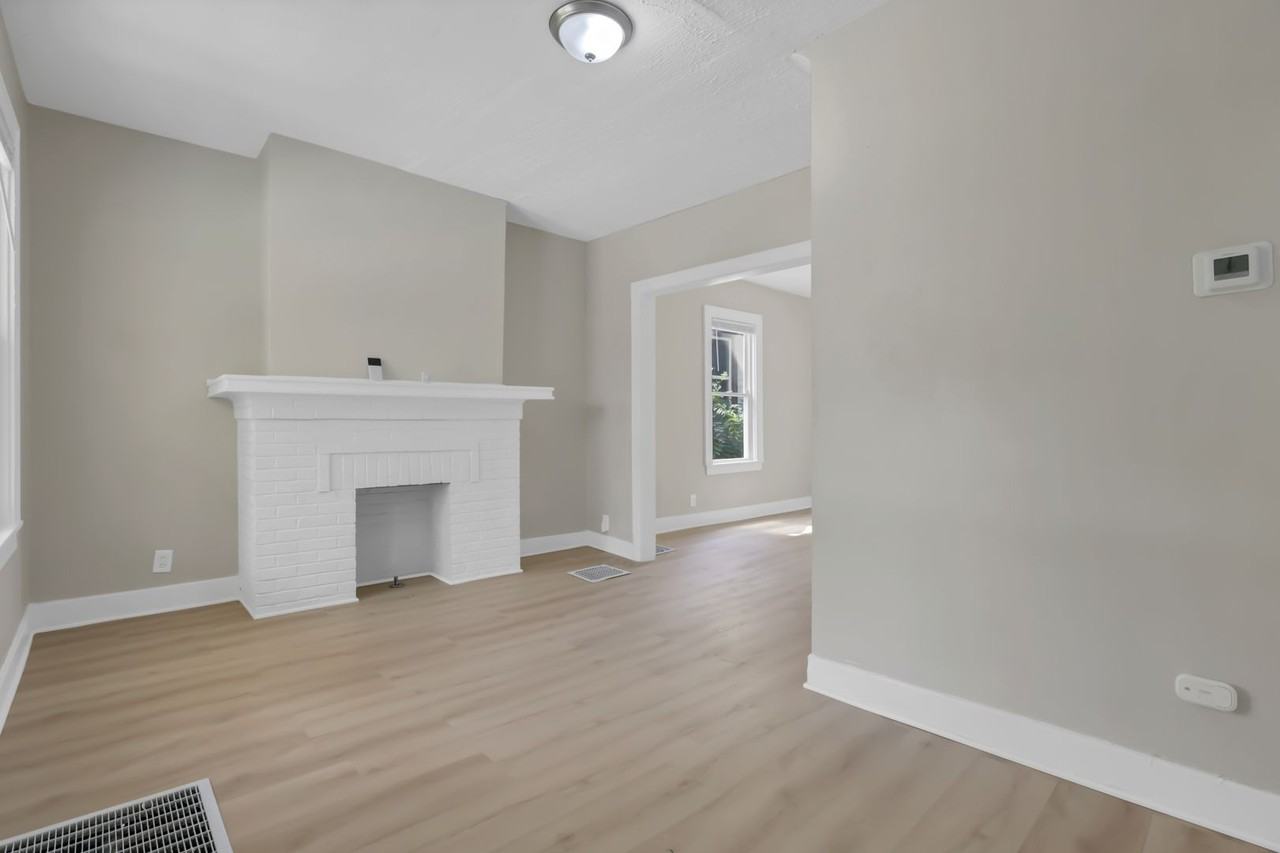 151 S Eureka Ave - Photo 6 of 29
