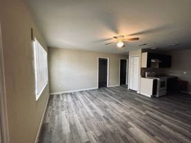 915 Pine St - Photo 1 of 1