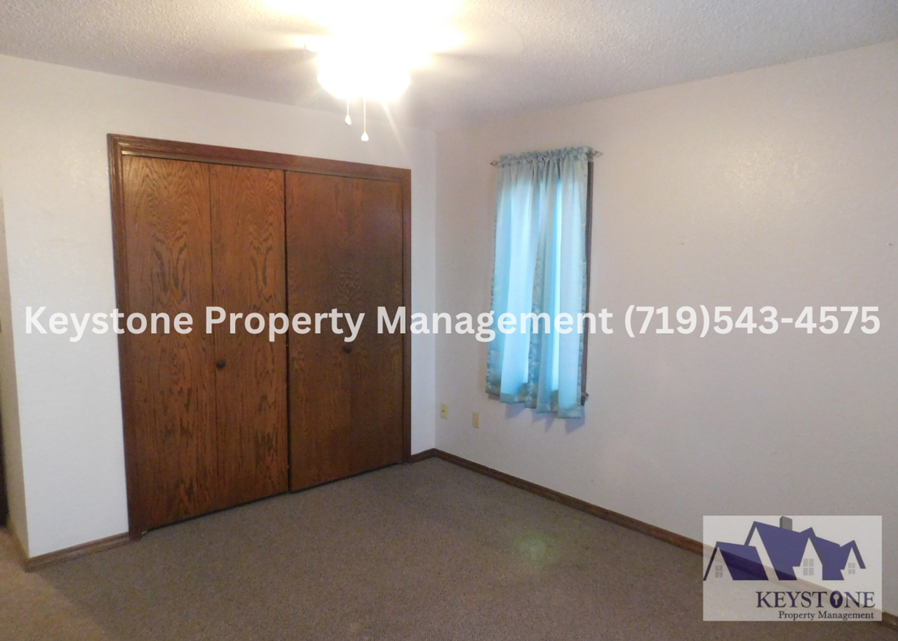 879 S Bellflower Dr - Photo 6 of 16