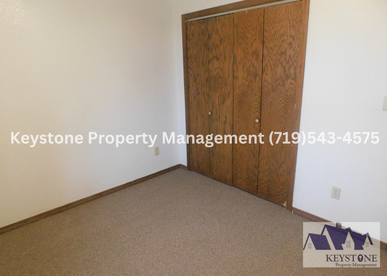 879 S Bellflower Dr - Photo 7 of 16