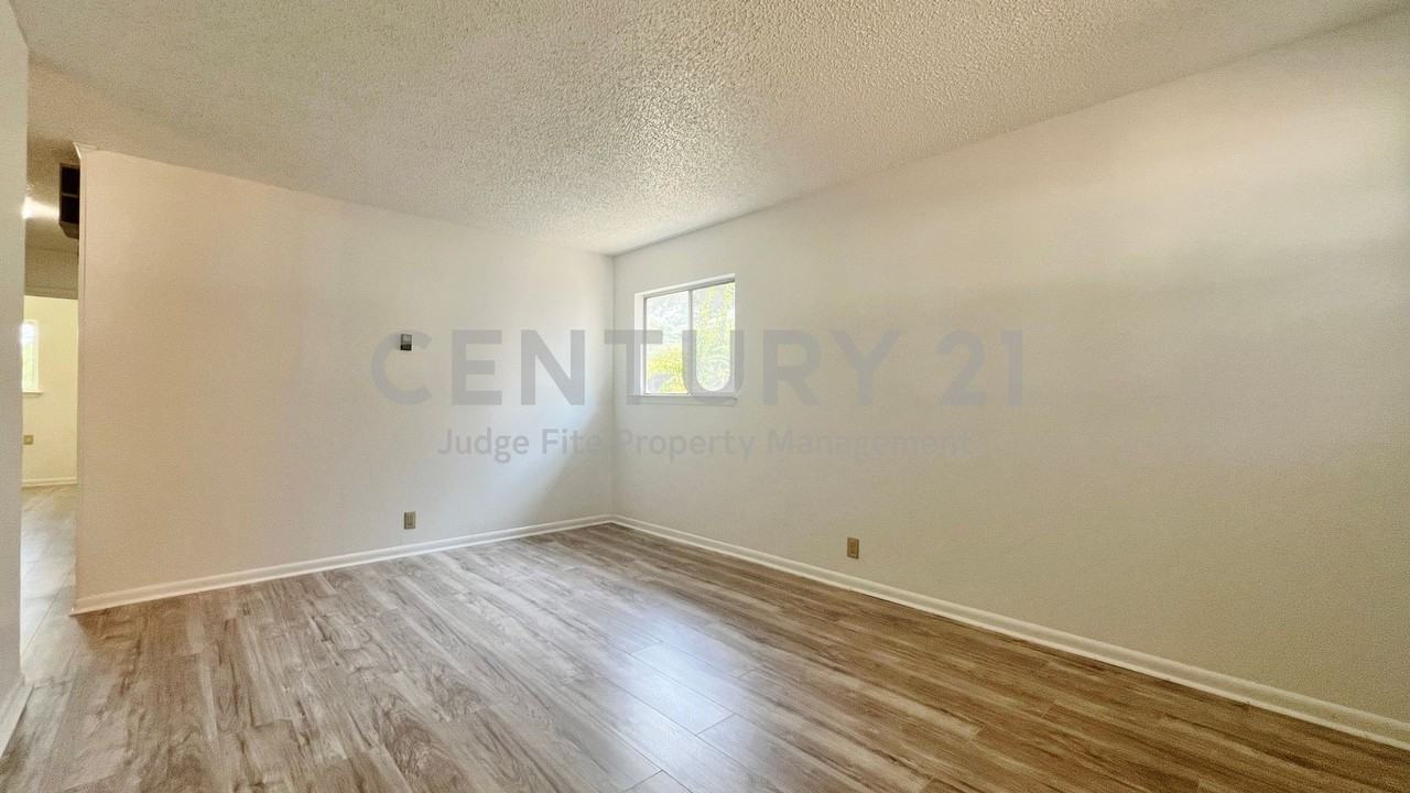 5429 Farnsworth Ave - Photo 2 of 15