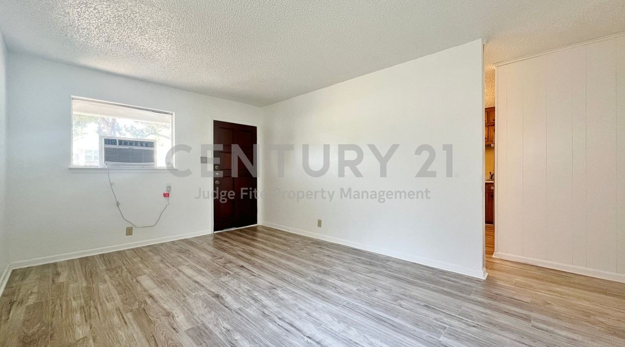 5429 Farnsworth Ave - Photo 3 of 15