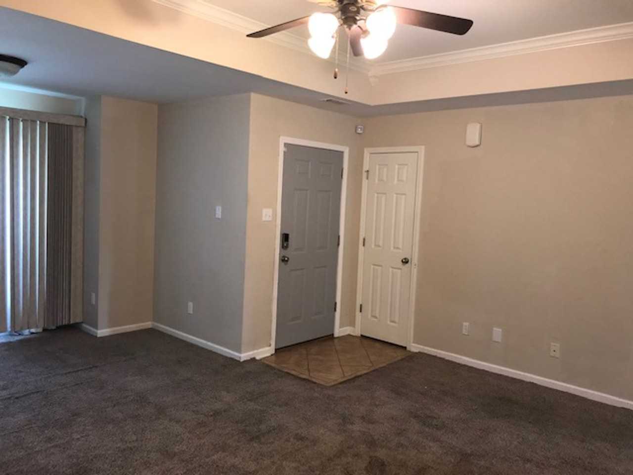 107 Franklin St - Photo 5 of 24