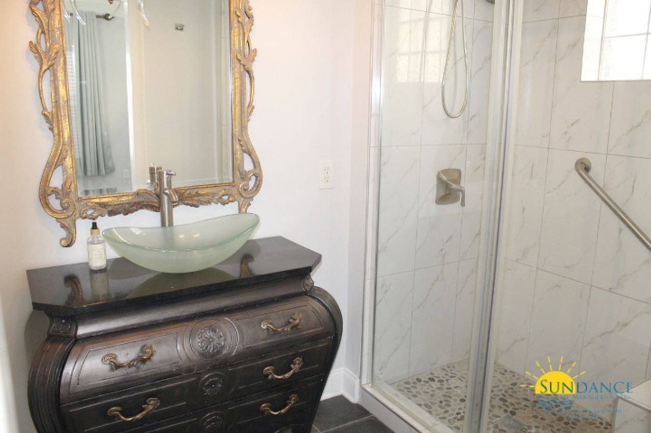 223 Inverrary Dr - Photo 5 of 19