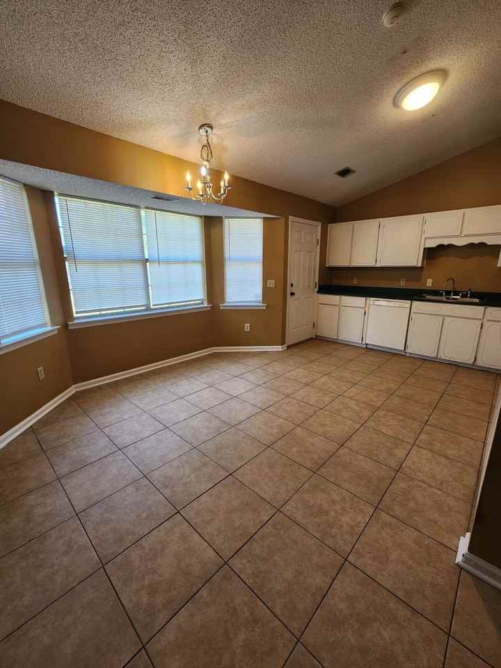102 Crosby Dr - Photo 6 of 18