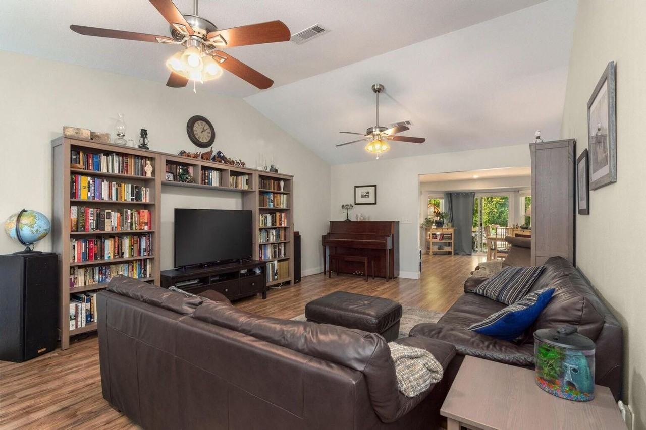 511 Oak Ave - Photo 4 of 32