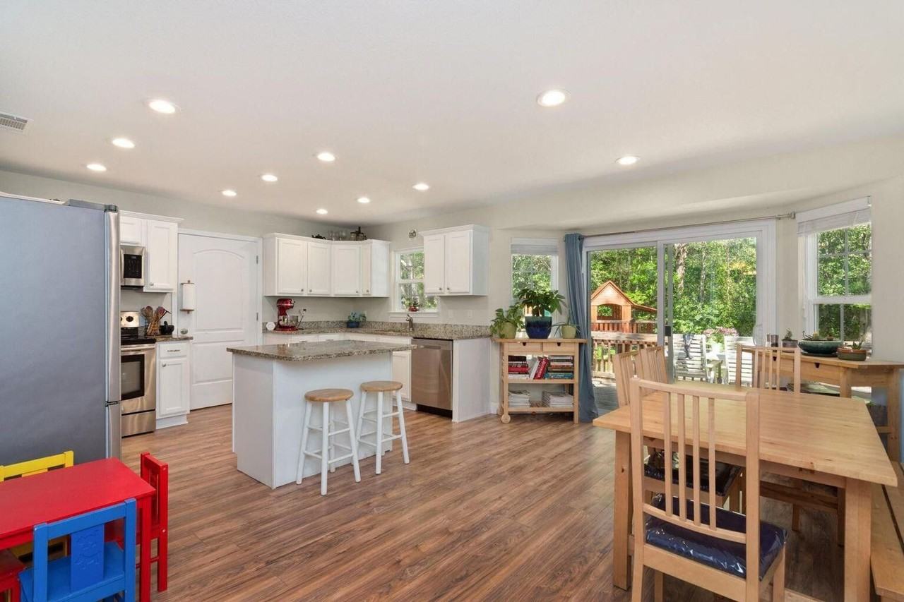 511 Oak Ave - Photo 7 of 32