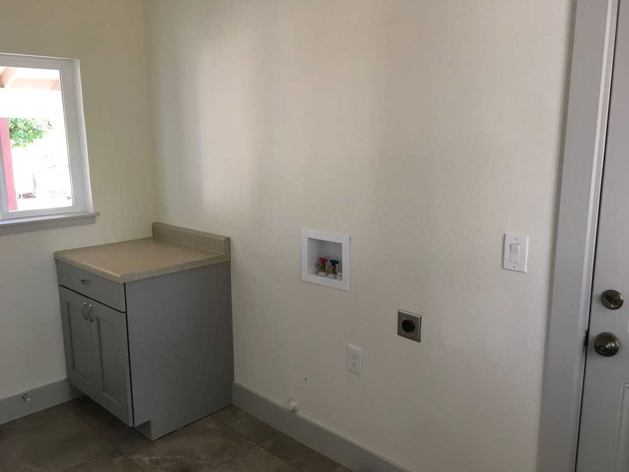 651 State St - Photo 5 of 10