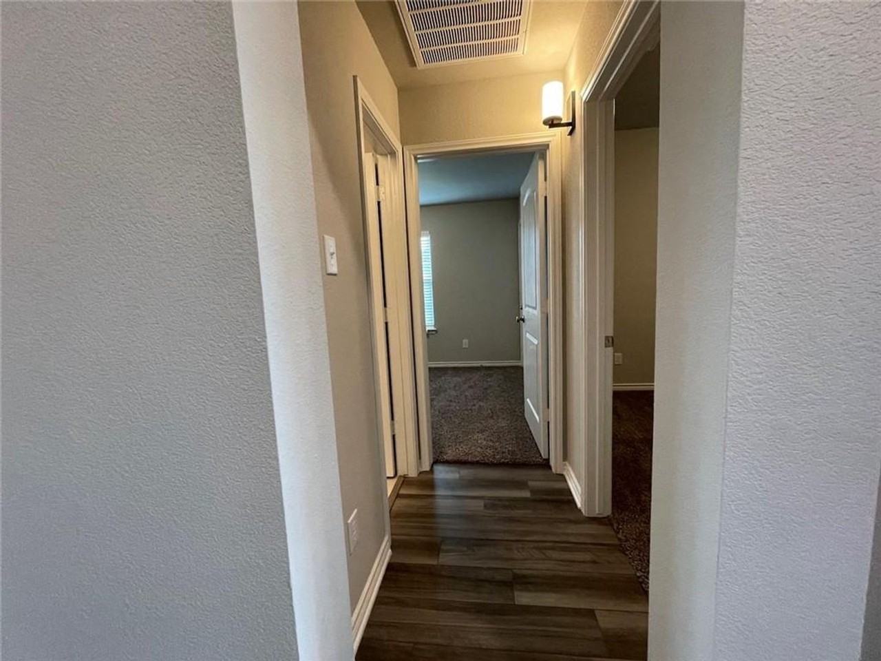 806 Hollyhock Dr - Photo 5 of 45