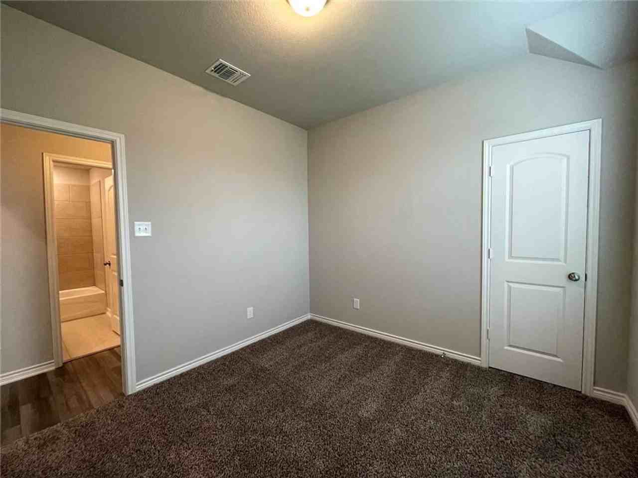 806 Hollyhock Dr - Photo 7 of 45