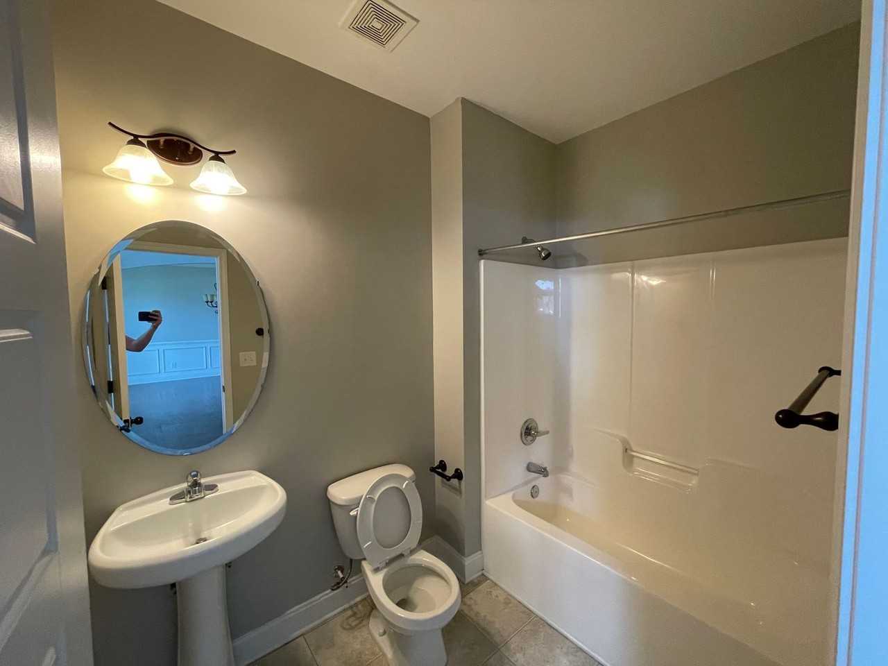 96 Castlebay Dr - Photo 6 of 27