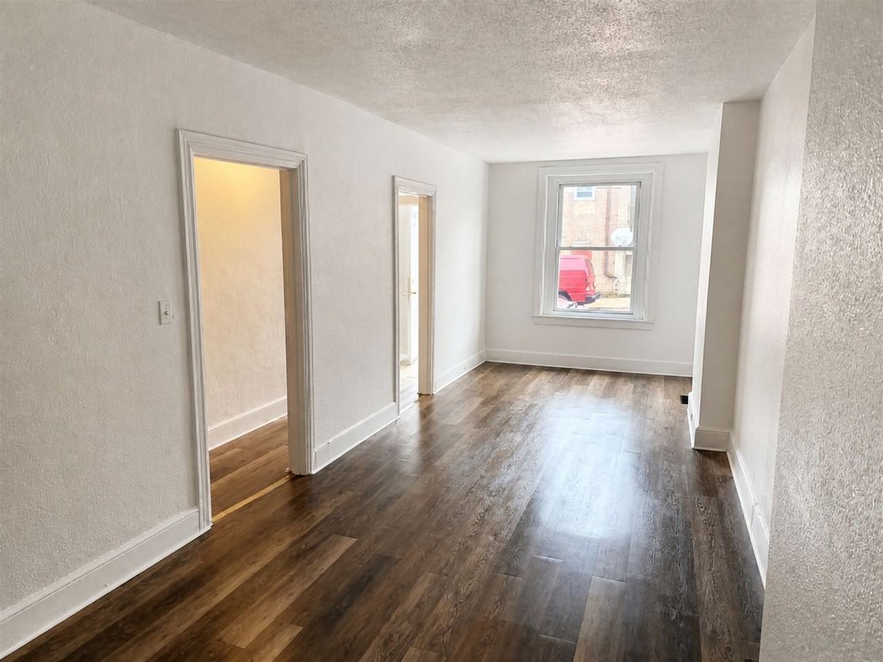 1207 Lancaster Ave - Photo 2 of 16
