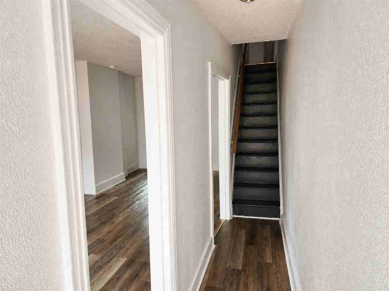 1207 Lancaster Ave - Photo 7 of 16