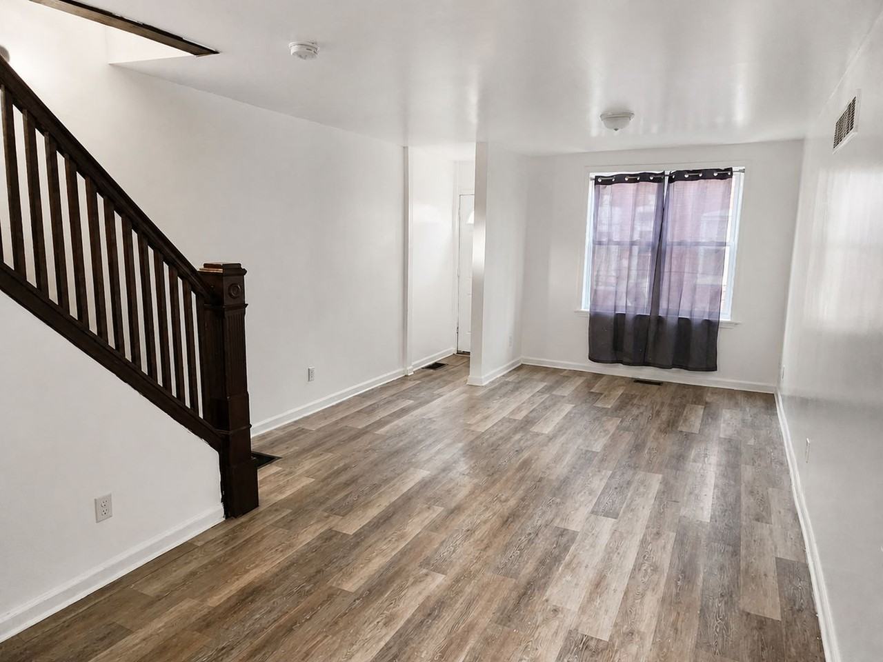302 Porter St - Photo 3 of 12