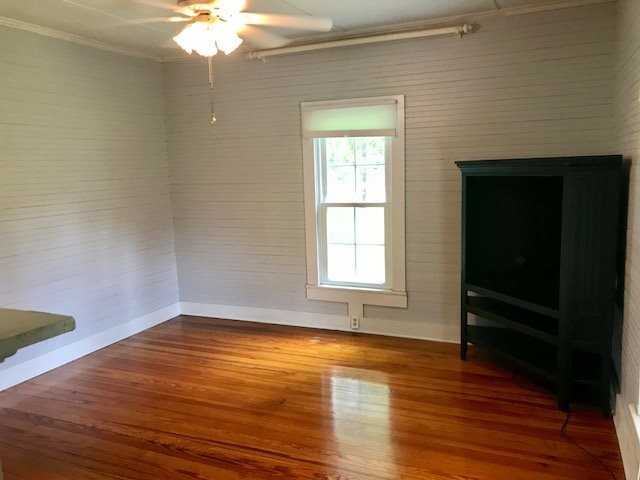 402 Madkins St - Photo 2 of 18