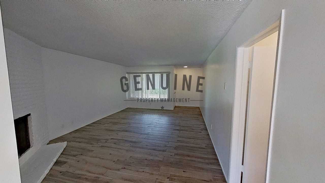 1107 W Memory Ln - Photo 4 of 43